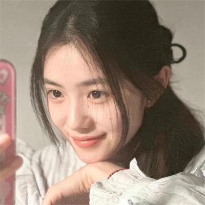 他从火光中走来